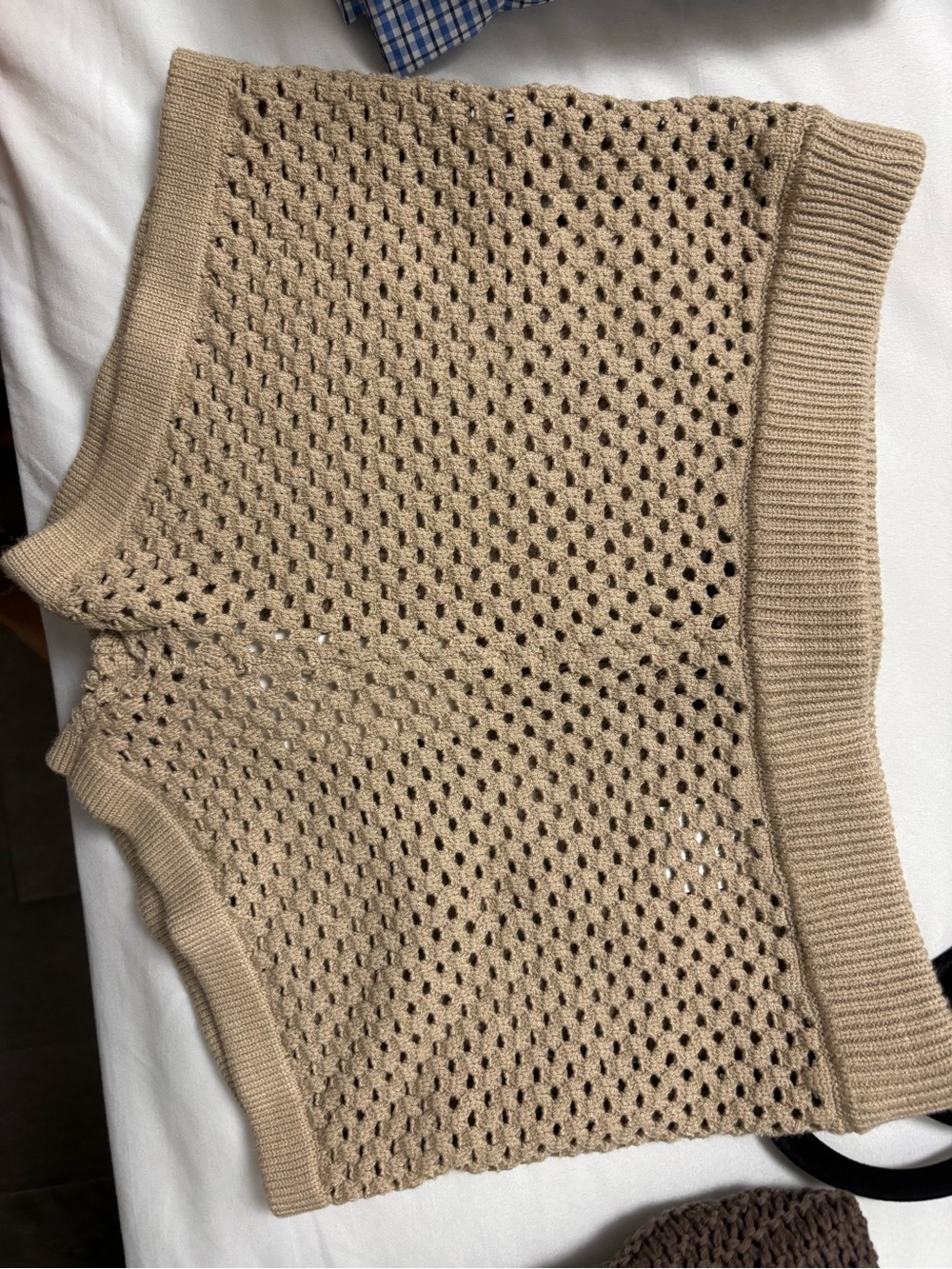 SER.O.YA Beige Open-Knit shorts